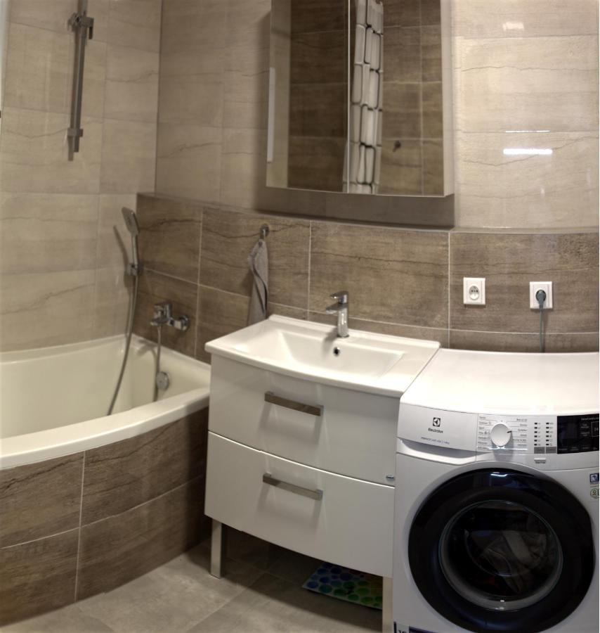 New 1 Bdr, W/private Parking * Bratislava