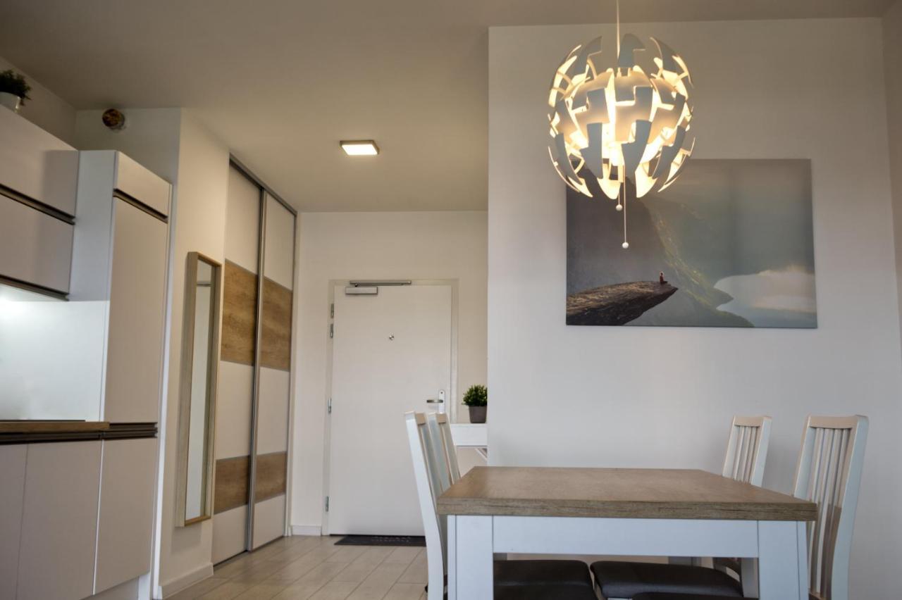 New 1 Bdr, W/private Parking Apartment