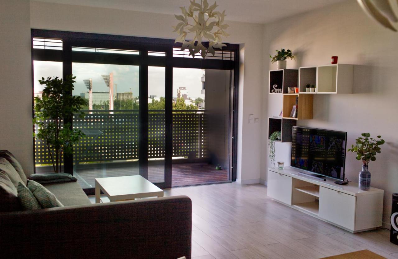 New 1 Bdr, W/private Parking