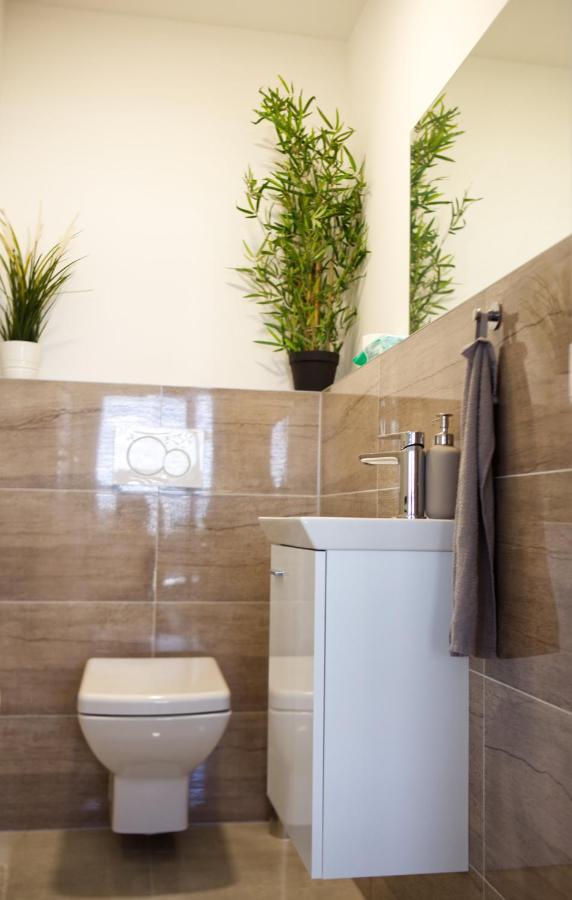 New 1 Bdr, W/private Parking * Bratislava